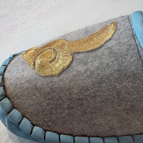 Authentic Mongolian Men's Slippers - Picture 7 of 8